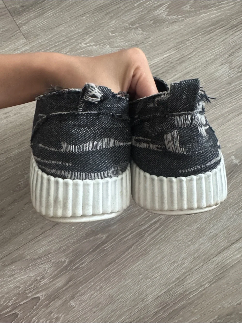 Men's Casual Slip-On Sandals in Black and Gray - Relaxed Canvas Style